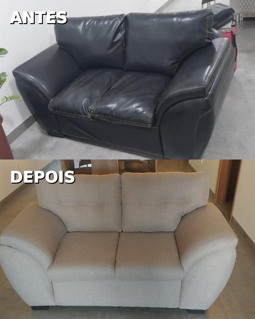 Antes e depois de reforma de sofá de 2 lugares: de revestimento preto craquelado para tecido bege